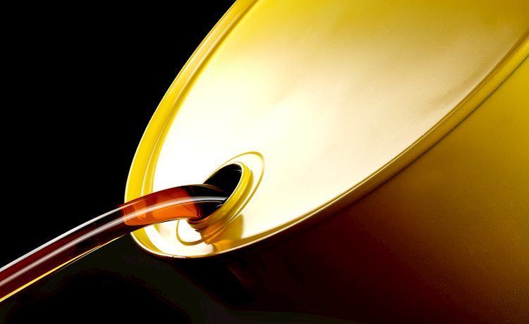 美国原油库存增加，WTI油价自周缐低位反弹，攀升至73.50美元附近